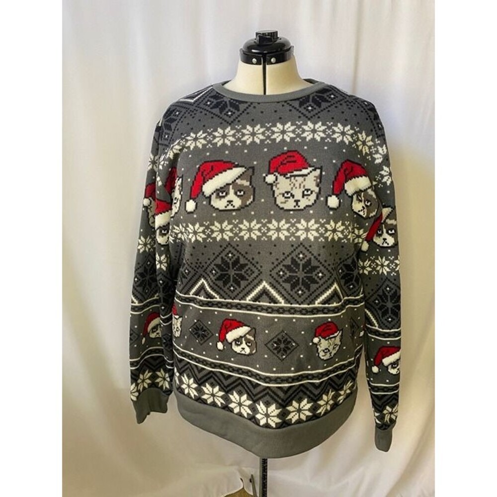 Mad Engine Men's crewneck grumpy christmas cat sweater. Size XXL